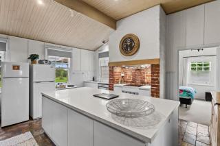 Farmhouse Charm - Coastal Comforts and Country Views - Cowes - 3