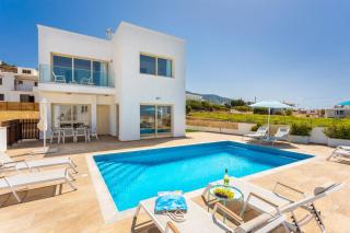 Villa Diana Seaside - Pomos - 9
