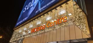 "Snooze Central" - City Centre Apartments in Victoria Centre Shopping Centre with full Kitchen in Milton Street - up to 4 Beds - most Central Location next to the Hilton Hotel - Outdoor Parking for Cars or Vans at five pounds a day - Nottingham - 8