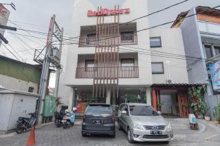 RedDoorz Plus near Asia Afrika 3 - Bandung - 9