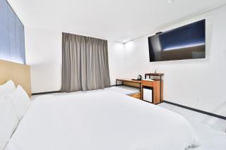 Calm Rest Hotel Busan Sasang - Busan - 3