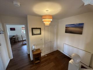 Bay Shores - 2 cottages 2 minutes apart - Part of the The Bay Filey Holiday Village with pool, gym and direct beach access, pub, restaurant, tennis and meadows walks - 2