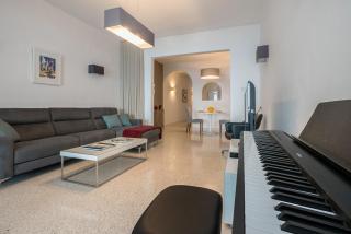 Sliema Seafront Apartment - 5