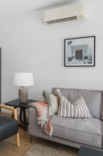 Addison's Escape - A Breezy Beachfront Beauty - 2