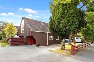 University 3bdrm house w/ Carpark - Christchurch - 0