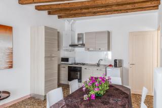 Accademia Charm Apartments by Wonderful Italy - Venice - 2