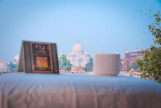 Lucky Restaurant & Guest House - Agra - 0
