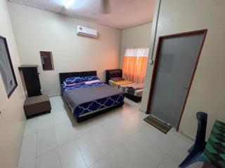 Ikhlas Roomstay - Kampong Alor Gajah - 1