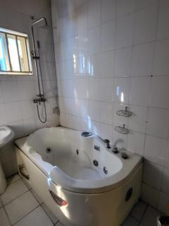 Entire 3 Bedroom Bungalow - Home away from home - 2