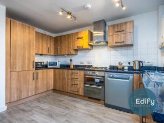 City Centre Townhouse, Sleeps 8, Free Parking - Southampton - 5