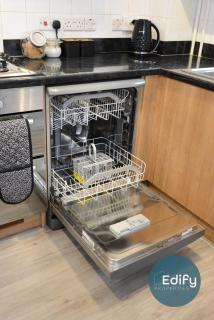 City Centre Townhouse, Sleeps 8, Free Parking - Southampton - 4