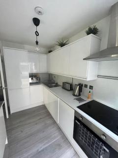 1-bed apartment w/ electric fireplace - 8