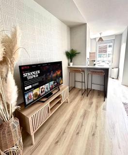 Modern 1 Bdr + Balcony + Free Parking + AC + Pool - LʼIsle-dʼAbeau - 7