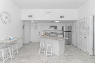 Upscale Penthouse With Incredible Views! Beautifully Renovated - Palace Resort 2308 - Myrtle Beach - 3