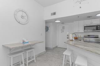 Upscale Penthouse With Incredible Views! Beautifully Renovated - Palace Resort 2308 - Myrtle Beach - 4
