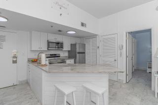 Upscale Penthouse With Incredible Views! Beautifully Renovated - Palace Resort 2308 - Myrtle Beach - 2
