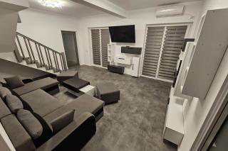 Comfy & Cozy Apartment 3 - Rădăuţi - 0