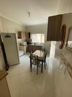 Casa com piscina em condomínio - 3