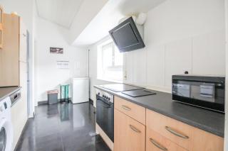 nJoy! Sunny & Spacious - Balkon - WLAN - Parkplatz - perfekt für Work & Travel - 2
