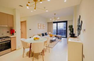CitiHome-1BR in ACT ONE with Burj Khalifa View at Pool - Dubai - 9