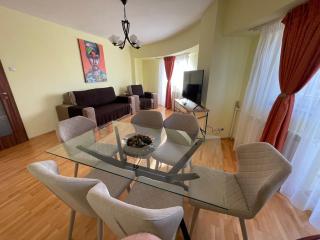 House of Parliament Ultracentral Apartament self check in - 7