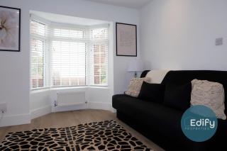 House With Parking Close To City Centre - Southampton - 3