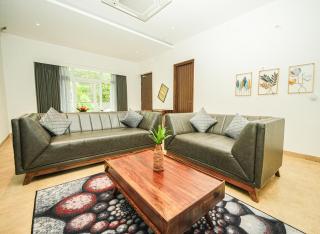 Shelter Beach Resort - 4