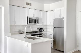 Playa Del Rey 2br w pool gym LAX-997 - 3