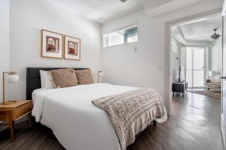 Downtown 1br w deck gym nr shopping ATX-214 - Austin - 3
