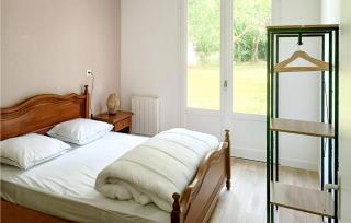 Awesome Home In Chey With Kitchen - 7