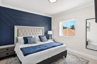 Villa Blanca 4bd Mega Home w Games BBQ and more - 7