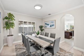 Villa Blanca 4bd Mega Home w Games BBQ and more - 4