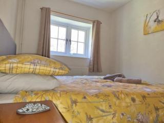 Gamekeepers Cottage, hot tub & open fire. - Gaywood - 2