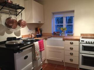 Gamekeepers Cottage, hot tub & open fire. - Gaywood - 8