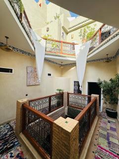 Riad Hna Ben Saleh - 0