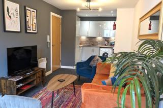 Gorgeous Modernised City Centre Apartment - 7