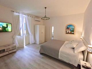 B&B Due Su Due Holiday - Vietri - 9