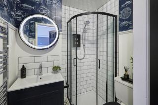 Host & Stay - Endeavour Sails - Whitby - 7