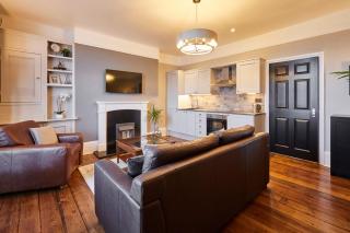 Host & Stay - Endeavour Sails - 5