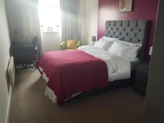 Stunning 1-Bed Apartment in Brierley Hill - Dudley - 1