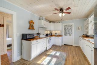 Idyllic Blue Ridge Mountain Home on 26-Acre Farm - Roan Mountain - 2