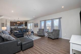 Cheerful 5 bedroom on azra with a pool and real - - 2