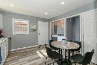 New renovated single-family home built in 1999 - Middletown - 4