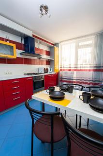 Центр. Вул. Родини Барвінських - 7