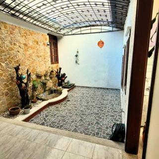 Hermosa Casa con doble garaje amoblada en el Albergue - Club del Comercio - 3