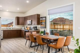 Whimsical modern luxury with sublime views and spa - Kanab - 5
