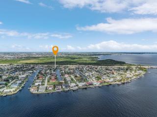 Minutes to the River!, Dock and Pool - Villa Gold Coast - Roelens Vacations - 9