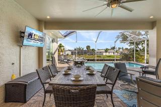 Minutes to the River!, Dock and Pool - Villa Gold Coast - Roelens Vacations - Cape Coral - 7