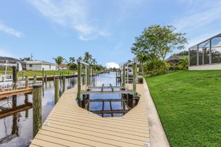 Minutes to the River!, Dock and Pool - Villa Gold Coast - Roelens Vacations - Cape Coral - 6