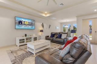 Minutes to the River!, Dock and Pool - Villa Gold Coast - Roelens Vacations - Cape Coral - 5